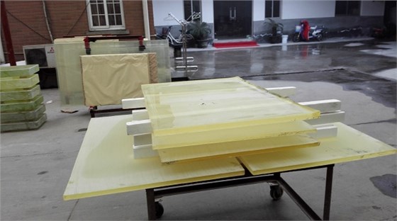 湛江铅玻璃的常规保养